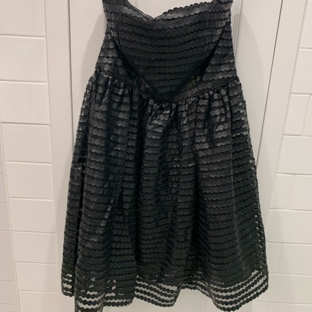 Pretty strapless dress size M